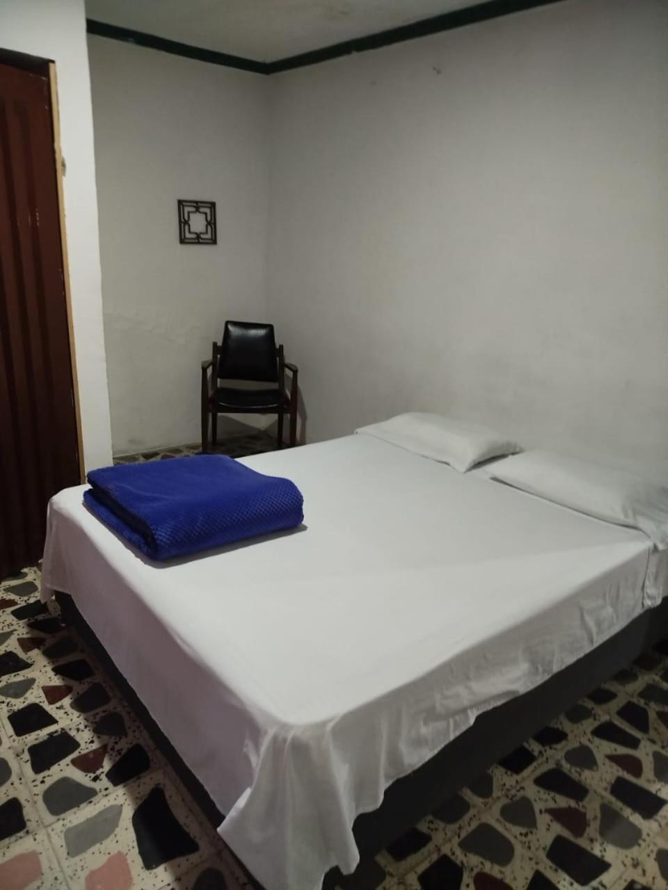 Hostal La 18 ペレイラ エクステリア 写真